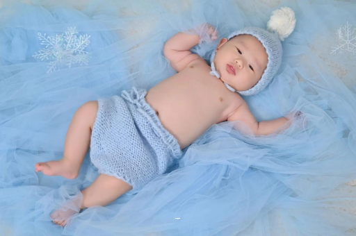 广安宝宝吐奶黄色